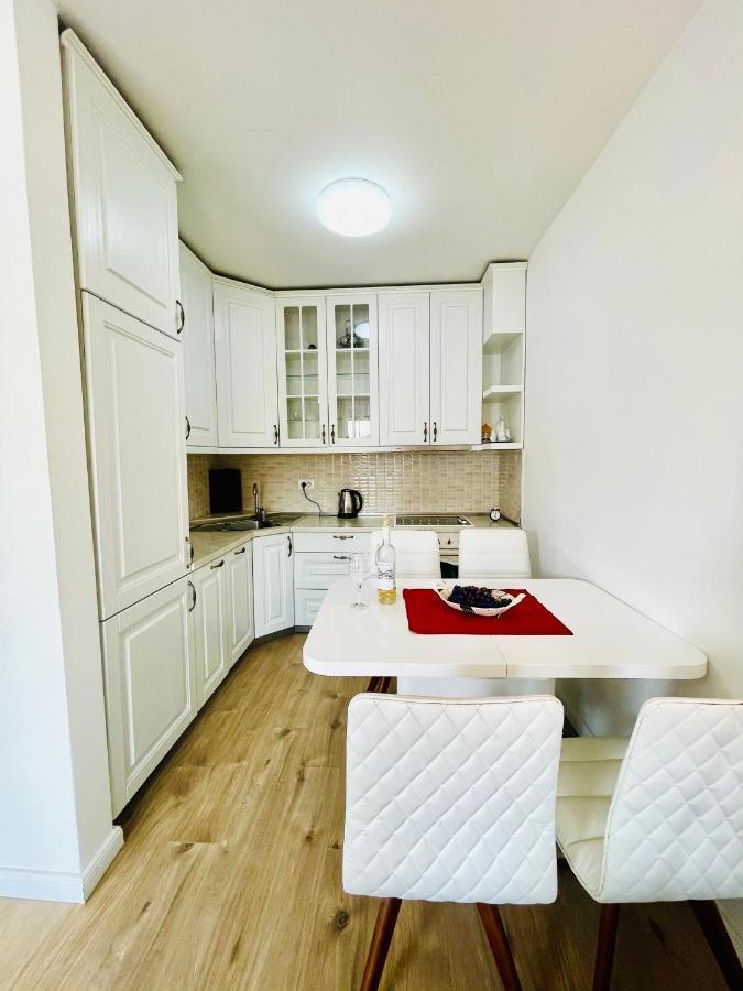 4 Llullat - City Center Apartment Prishtinë Exterior photo